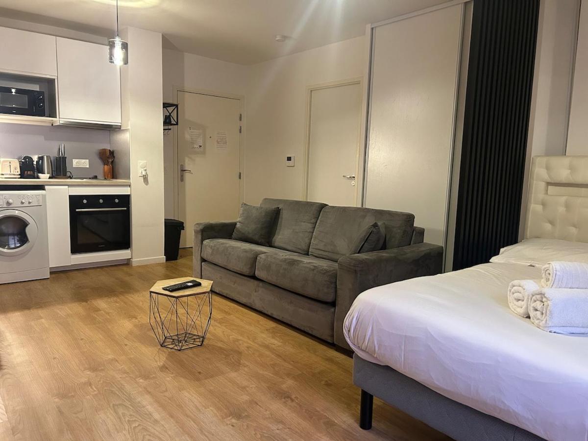 Studio Spacieux 4 Personnes Avec Terrasse Privee & Bureau - Gare A 4Min, Paris En 30Min Villiers-sur-Marne Exterior foto