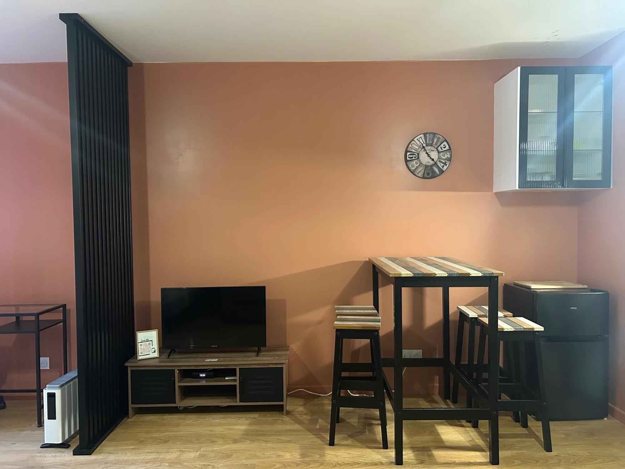 Studio Spacieux 4 Personnes Avec Terrasse Privee & Bureau - Gare A 4Min, Paris En 30Min Villiers-sur-Marne Exterior foto