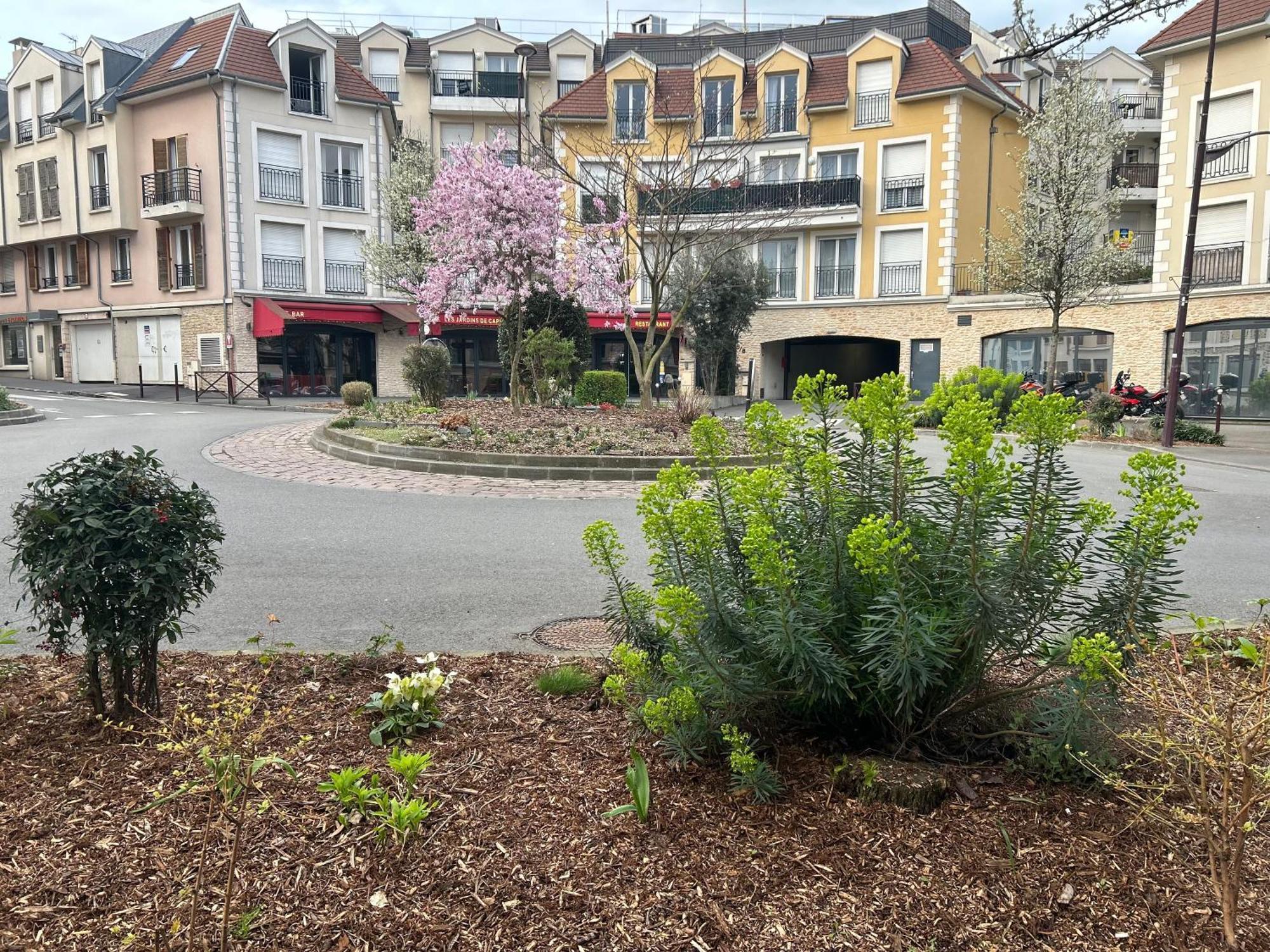 Studio Spacieux 4 Personnes Avec Terrasse Privee & Bureau - Gare A 4Min, Paris En 30Min Villiers-sur-Marne Exterior foto